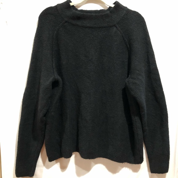 Free People Sweaters - Free People black raglan sleeve sweater size M